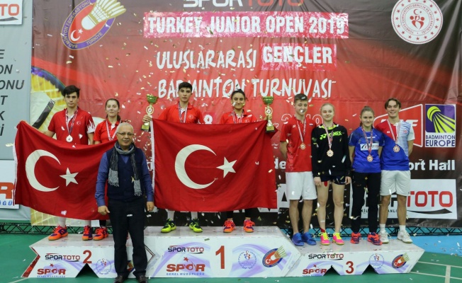 Osmangazili Badmintonculardan Çifte Başarı