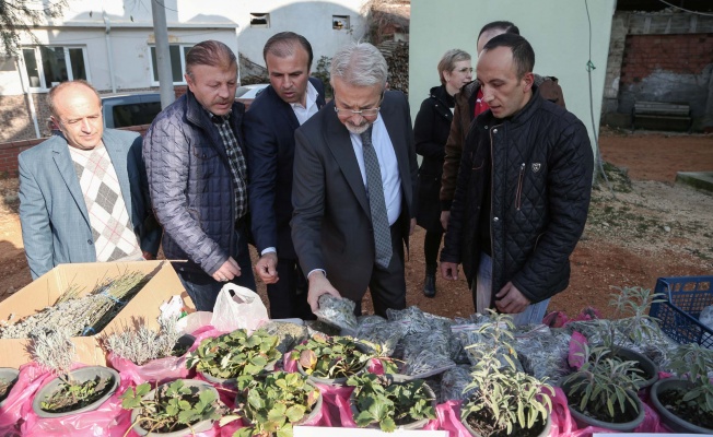 TOPRAK ANA GÜNÜ'NDE ÜRETEN KÖYLÜYE DESTEK