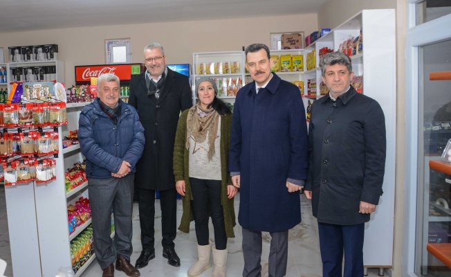 Karacabey'de kırsal kesime hizmetler sürüyor