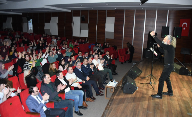 Barış Manço Ve Cem Karaca Şarkılarıyla Anıldı