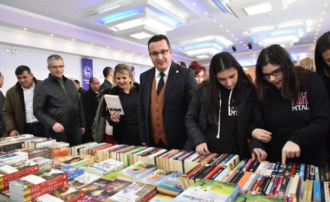 Mustafakemalpaşa'da kitap günleri başladı