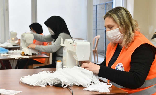Mustafakemalpaşa Belediyesi ilk etapta 20 bin maske üretip ücretsiz dağıtacak