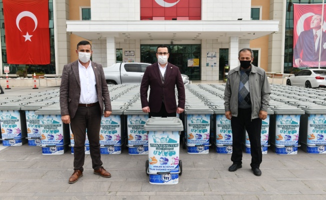 Mustafakemalpaşa'da kullanılmış maske ve eldivenler tıbbi atık kutularına atılacak
