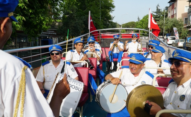 MUSTAFAKEMAL PAŞA'DA BANDOLU 19 MAYIS ÇOŞKUSU