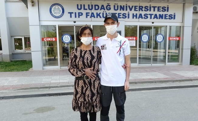 Özbek hasta BUÜ Hastanesi'nde yapılan karaciğer nakli ile şifa buldu