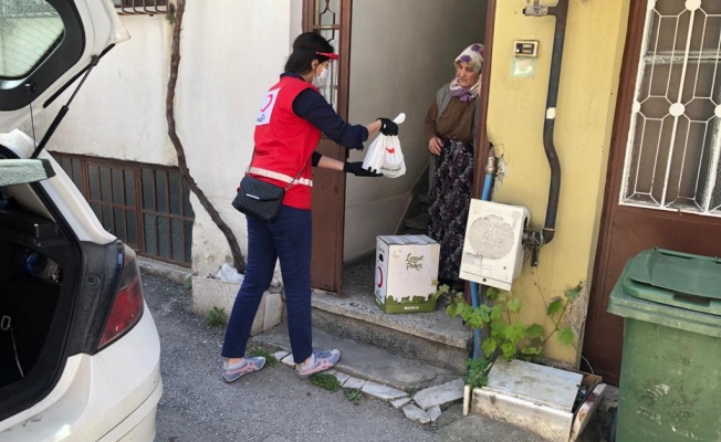 TÜRK KIZILAY BURSA EKİPLERİ RAMAZAN’IN BEREKETİNİ PAYLAŞIYOR