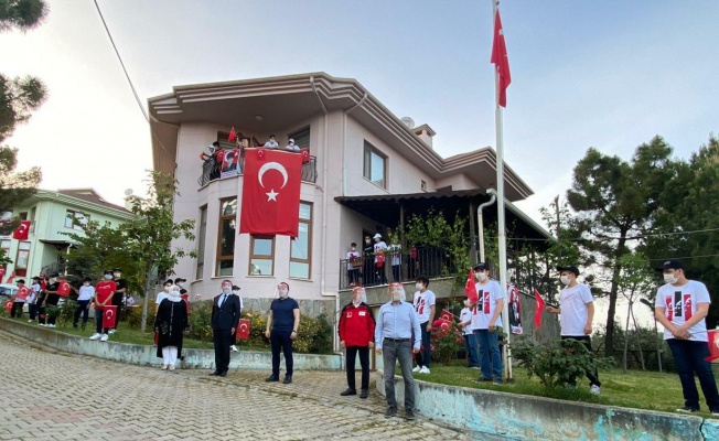 TÜRK KIZILAY BURSA ŞUBESİ ÖZEL GENÇLERİN BAYRAM COŞKUSUNA ORTAK OLDU