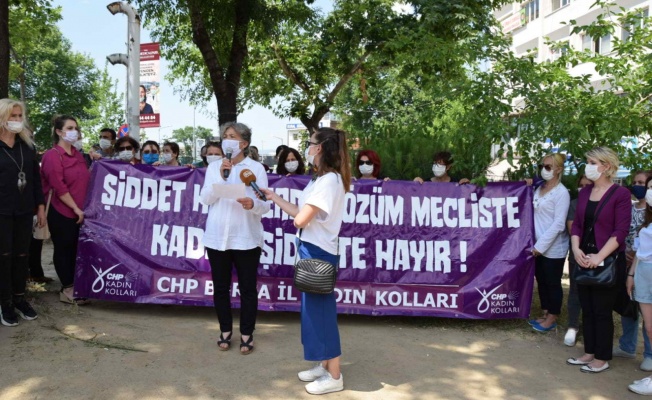 CHP İL KADIN KOLLARINDAN KADIN CİNAYETLERİNE TEPKİ