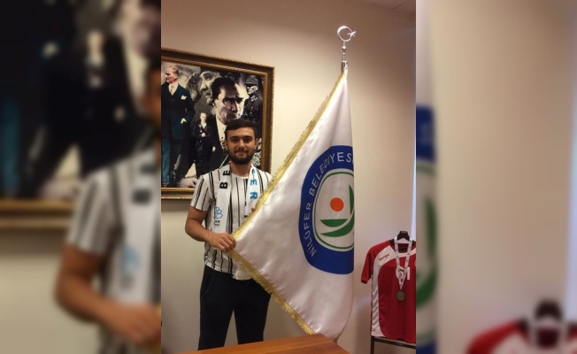 NİLÜFER BELEDİYESPOR'DA 5 İMZA