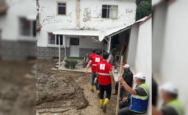 TÜRK KIZILAY BURSA SEL BÖLGESİNDEKİ ÇALIŞMALARINI ARALIKSIZ SÜRDÜRÜYOR