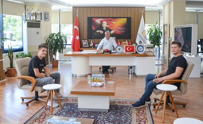 Başkan Özkan, CHP'li gençleri ağırladı