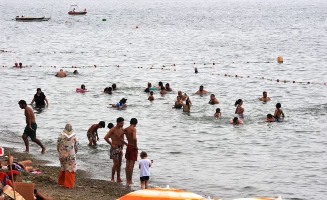 Bursa'daki sahillerde günübirlikçi yoğunluğu