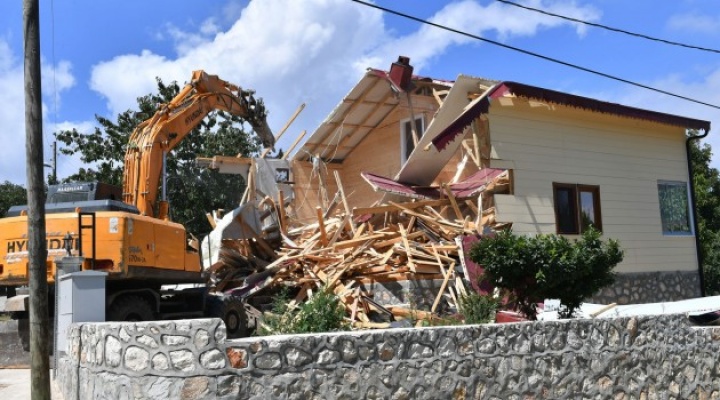 Uludağ’daki Kaçak Villa Yıkıldı