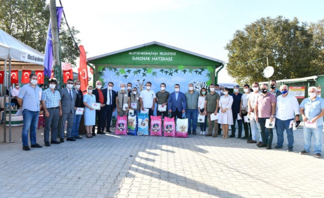 Mustafakemalpaşa'da yenilenen hayvan barınağına renk geldi