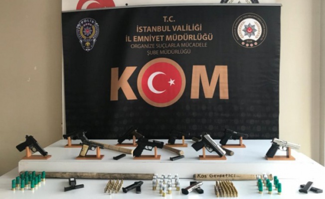 Korsan Taksi Duragi Cetesi Operasyonunda Ele Gecirilenler Dikkat Cekti