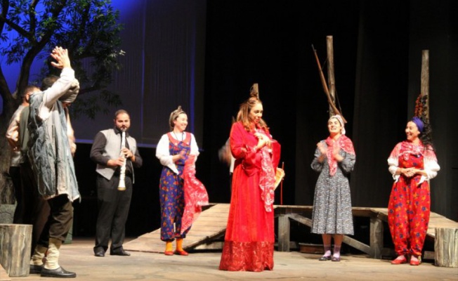 Bursa Devlet Tiyatrosu sanatçıları Kayseri'de