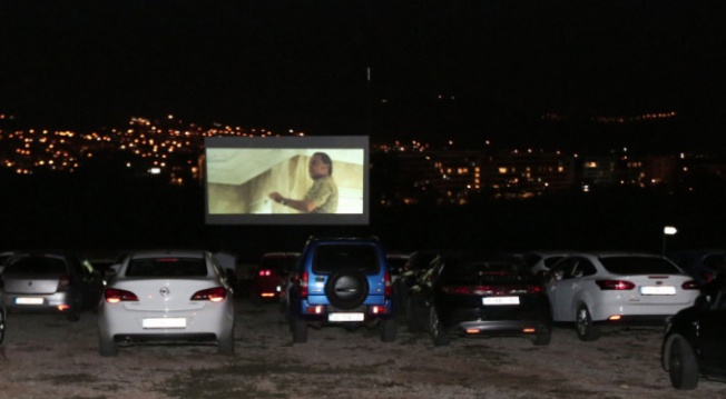 Nilüfer'de arabalı sinema final yaptı