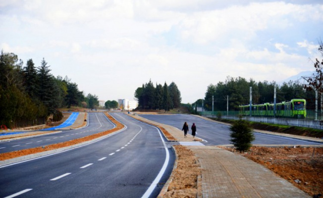 Bursa'da üniversitenin yenilenen yolu trafiğe açılıyor