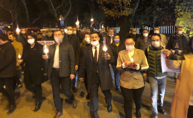 İyi Parti Bursa'dan gaz lambalı protesto