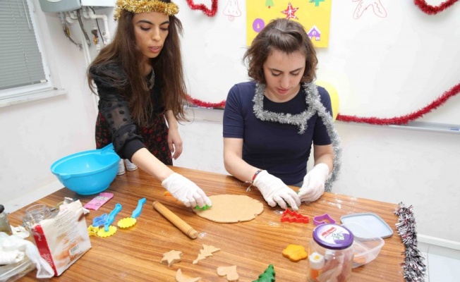 Nilüfer'de çocuklar çevrim içi atölyede kurabiye yaptı