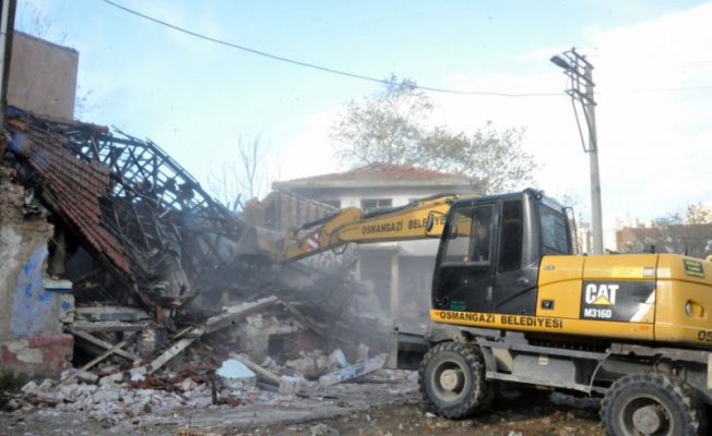 Osmangazi'de 81 eski bina yıkıldı