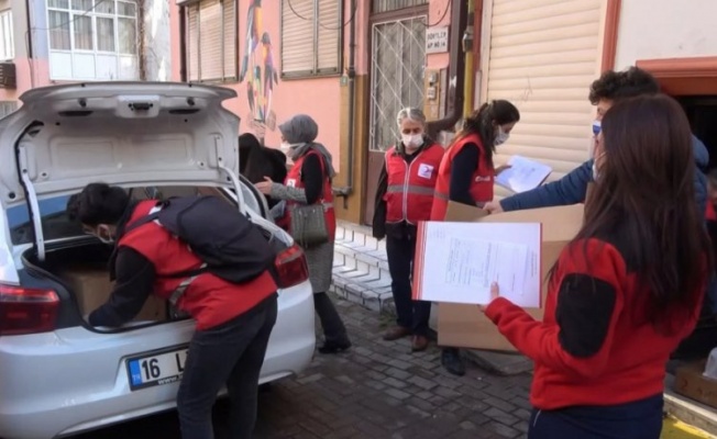 Bursa Kızılay kısıtlama günlerinde de ihtiyaç sahiplerinin yanında