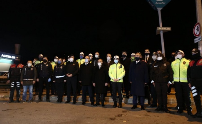Emniyet Genel Müdürü Aktaş, yeni yıla Bursa'da denetim gerçekleştiren polislerle girdi