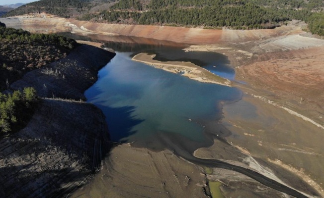 Nilüfer Barajı'nda su seviyesi yüzde 5'e düştü!
