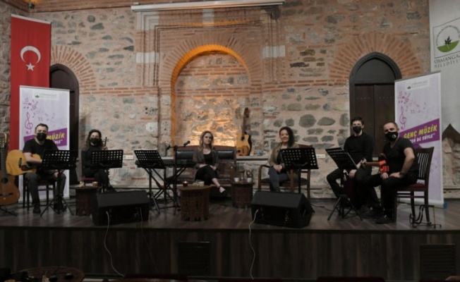 Osmangazi'de sohbet tadında müzik