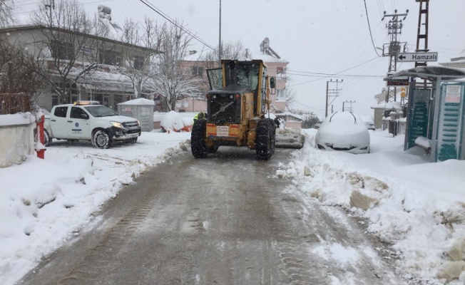 Her yer karlı yollar açık