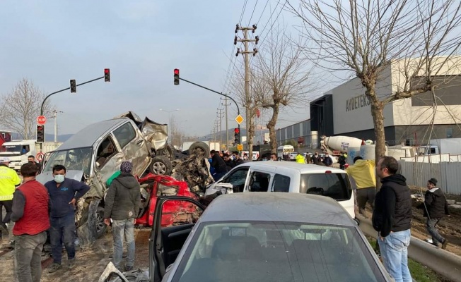 Bursa-Ankara yolunda trafik kazası: 3 ölü, 21 yaralı