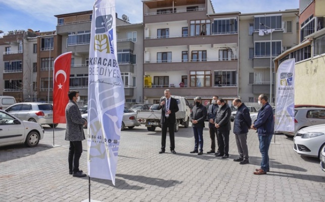 Karacabey Belediyesi'nin ücretsiz otopark hamleleri sürüyor