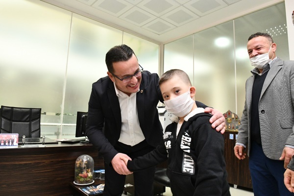 Özel çocuklar Başkan Kanar'ın konuğu oldu