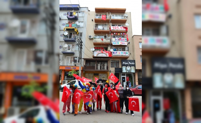 YILDIRIM’DA 23 NİSAN COŞKUSU EVLERE TAŞINDI