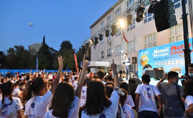 BURSA’DA ‘NEŞELİ HAVUZLAR MUTLU ÇOCUKLAR’ SERTİFİKA TÖRENİ GERÇEKLEŞTİRİLDİ