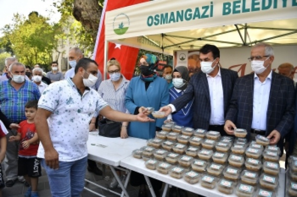 Osmangazi Belediyesi’nin Aşure Geleneği Sürüyor
