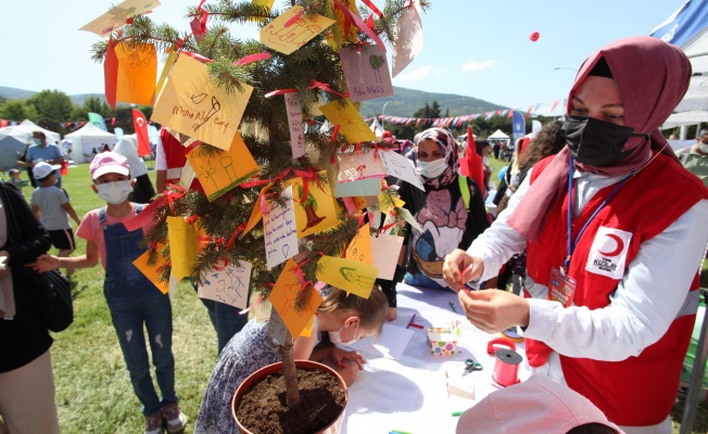 TÜRK KIZILAY BURSA ŞUBESİ 3. BÜYÜKŞEHİR ÇOCUK ŞENLİĞİ’NE DAMGA VURGU