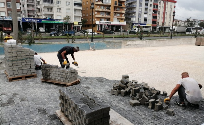 ZEYTİNCİLER ÇARŞISINDA PARKE ÇALIŞMASI BAŞLADI