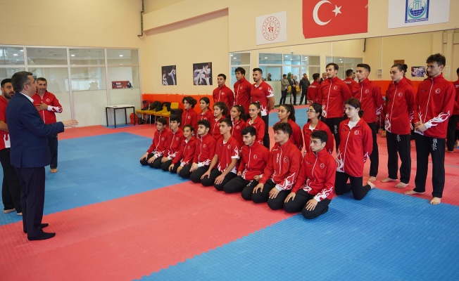 ŞAMPİYONLARI BAŞKAN YILMAZ UĞURLADI