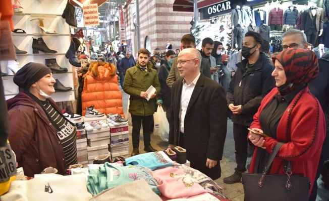 AK KADROLAR BURSA’DA SIKILMADIK EL ÇALINMADIK KAPI BIRAKMIYOR