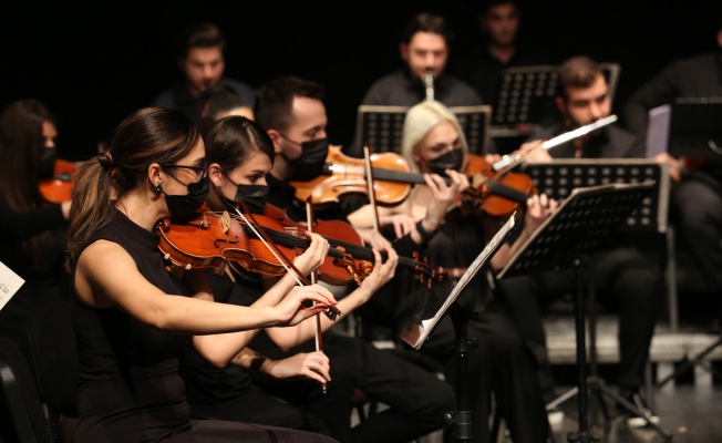 NİLÜFER ODA ORKESTRASI HAYRAN BIRAKTI