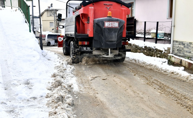 Osmangazi’de kardan kapanan yollara anında müdahale