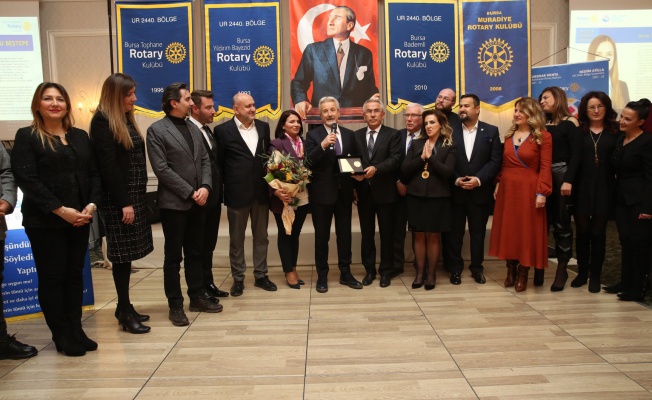 BADEMLİ ROTARY KULÜBÜ'NDEN BAŞKAN ERDEM'E TEŞEKKÜR PLAKETİ