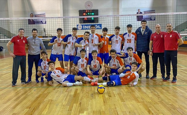 İnegöl Belediyespor Yıldız Voleybol Takımı Adını Türkiye Finallerine Yazdırdı