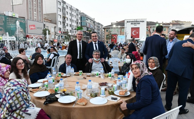 6 BİN KİŞİ ÖZLENEN RAMAZAN SOFRALARINDA BULUŞTU