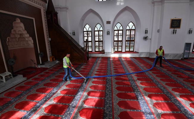 Camilerinde Ramazan Temizliği