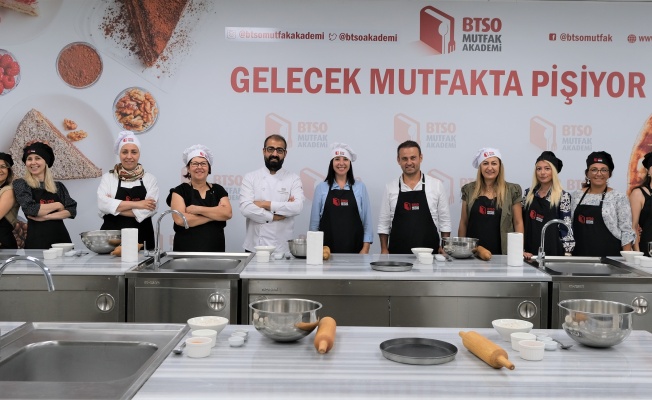 Bursalı Kadın Girişimciler Mutfaktaki Hünerlerini Sergiledi