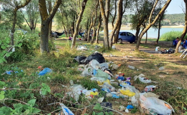 Dağyenice Göleti çöplüğe döndü ama Büyükşehir görmüyor!