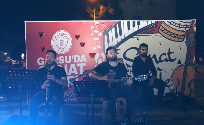 SOKAK KONSERLERİYLE GÜRSU’DA YAZ COŞKUSU YAŞANIYOR