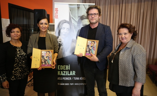 EDEBİ KAZILAR'IN KONUĞU TUNA KİREMİTÇİ VE ASLI PERKER OLDU